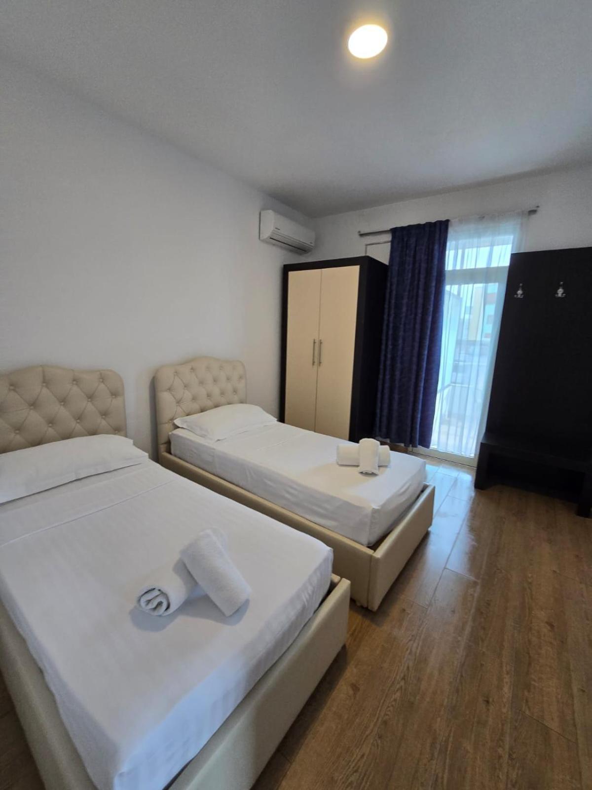 Hotel Blue Amr à Škalngur Extérieur photo