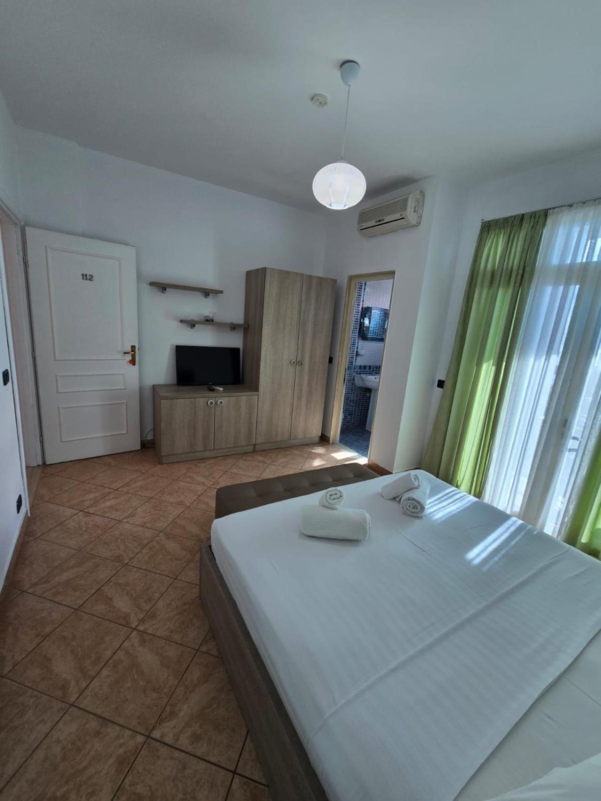 Hotel Blue Amr à Škalngur Extérieur photo