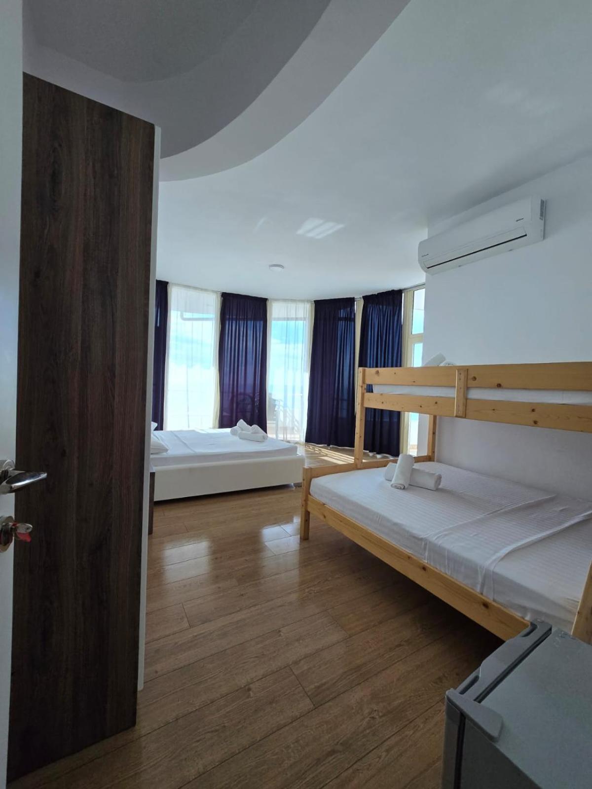 Hotel Blue Amr à Škalngur Extérieur photo