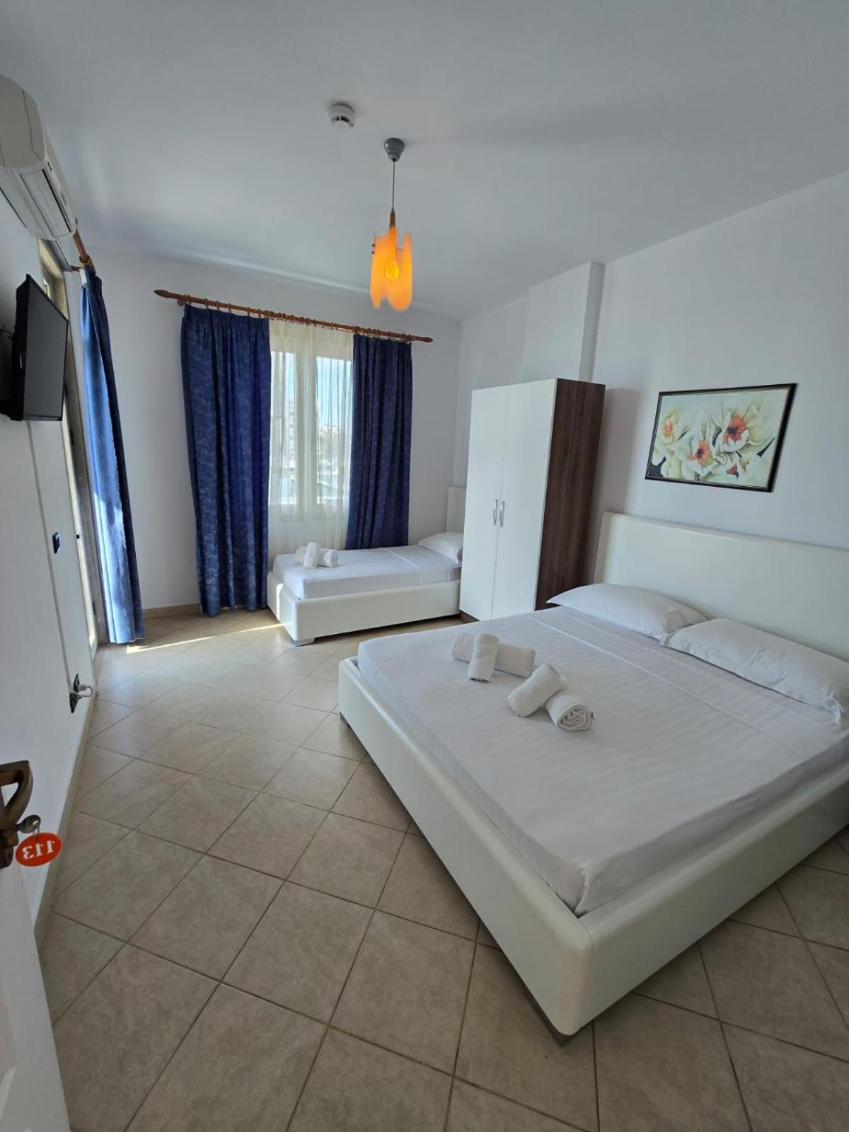 Hotel Blue Amr à Škalngur Extérieur photo